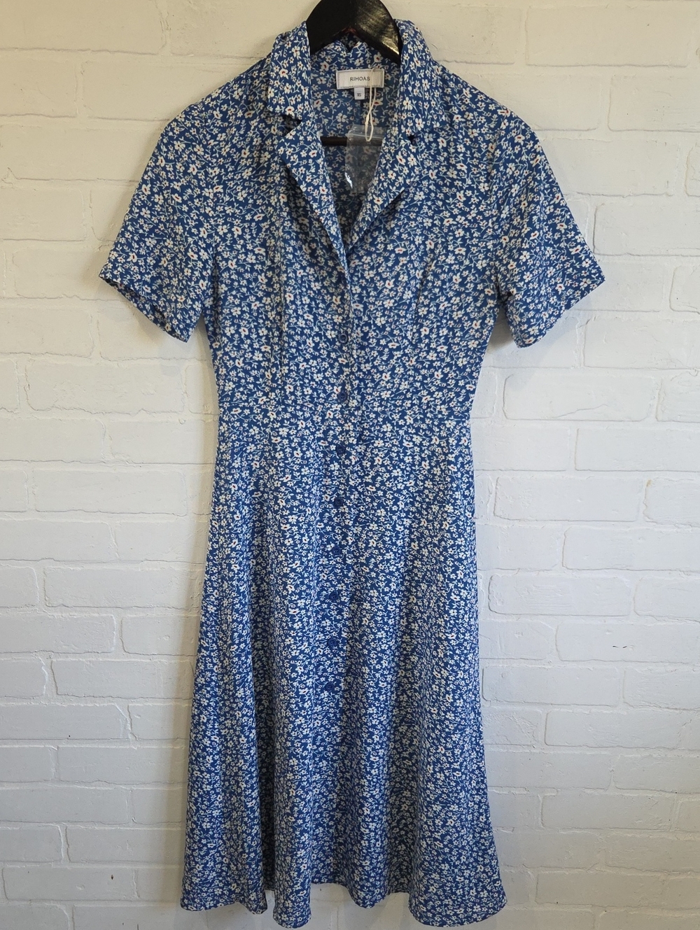 RIHOAS Blue and White Floral Collared Midi Dress